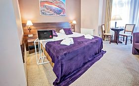 Ttrooms